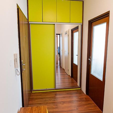 Room 1 Km From Center Pressburg Exterior foto