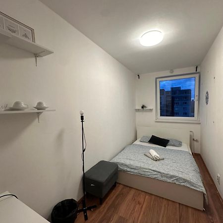 Room 1 Km From Center Pressburg Exterior foto