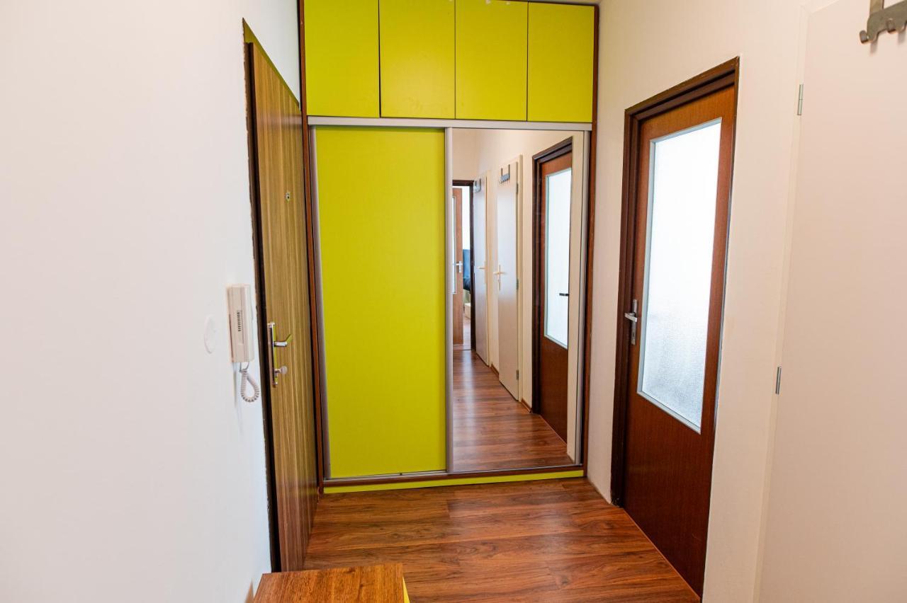 Room 1 Km From Center Pressburg Exterior foto