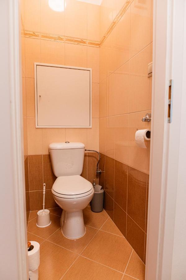 Room 1 Km From Center Pressburg Exterior foto