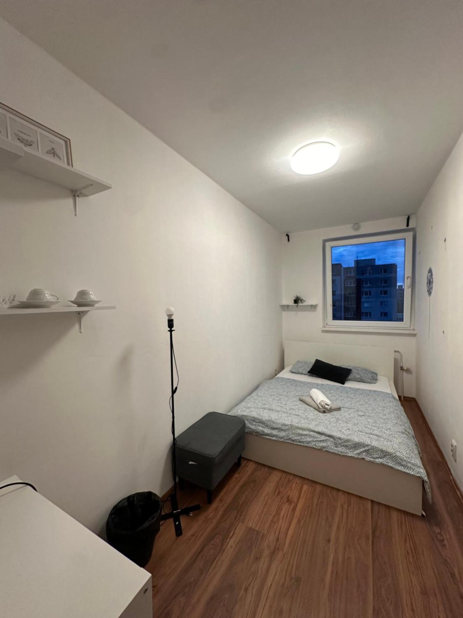 Room 1 Km From Center Pressburg Exterior foto